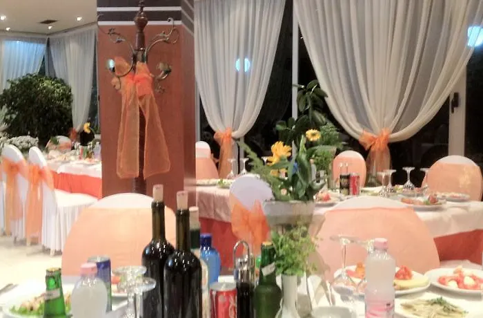 迪拉酒店 4* Durrës